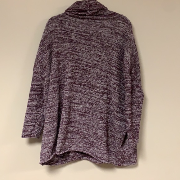 Barefoot Dreams Sweatshirt - Picture 6 of 6